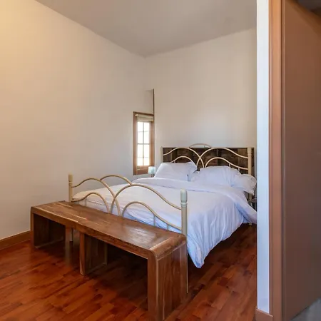 Logements A 2 Petits Pas Bagneres-de-Bigorre Room photo